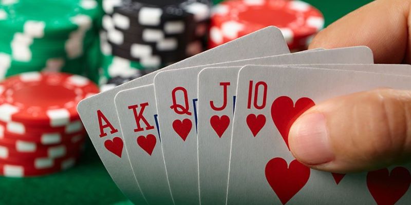 Poker: Hướng Dẫn Cách Chơi Và Các Chiến Lược Thắng Lớn 3 Loại bài có nhiều biến thể phổ biến